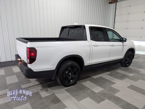 Used 2025 Honda Ridgeline Black Edition image 5