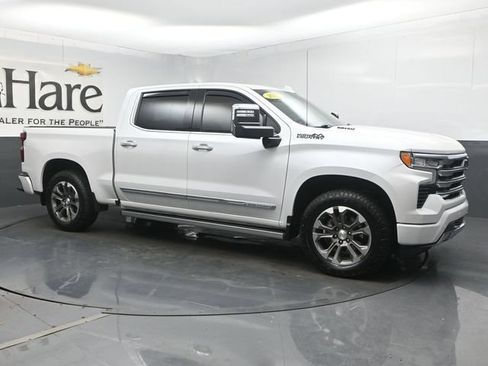 Used 2023 Chevrolet Silverado 1500 High Country w/ Technology Package AWD/4WD image 6