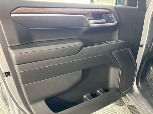 Used 2025 Chevrolet Silverado 1500 LT image 8