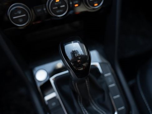 Used 2024 Volkswagen Taos SE image 27