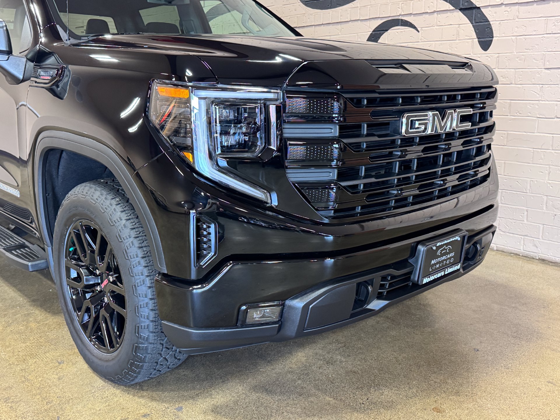 Used 2024 GMC Sierra 1500 Elevation w/ LPO, Elevation Black Package AWD/4WD image 15