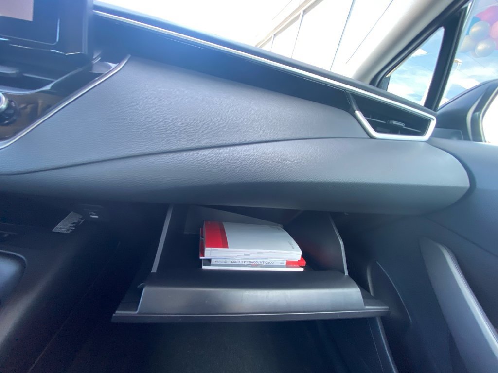 Used 2025 Toyota Corolla LE w/ LE Premium Package FWD image 24