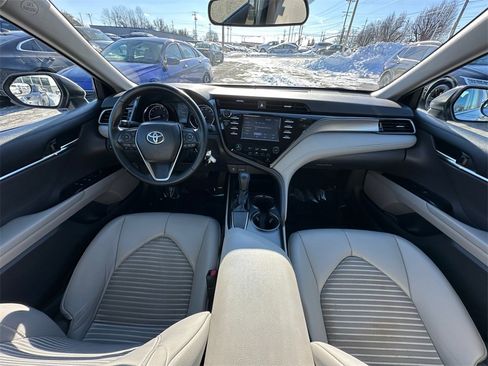 Used 2019 Toyota Camry SE image 20