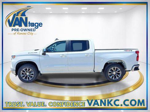 Used 2022 Chevrolet Silverado 1500 LT AWD/4WD image 10