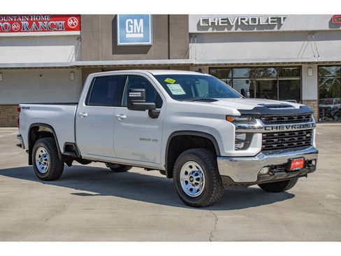 Used 2020 Chevrolet Silverado 2500 LT w/ Remote Start Package AWD/4WD image 2