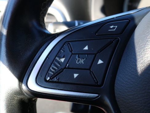 Used 2019 INFINITI QX30 image 15