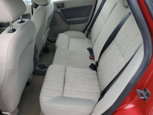 Used 2010 Ford Focus SE FWD image 25