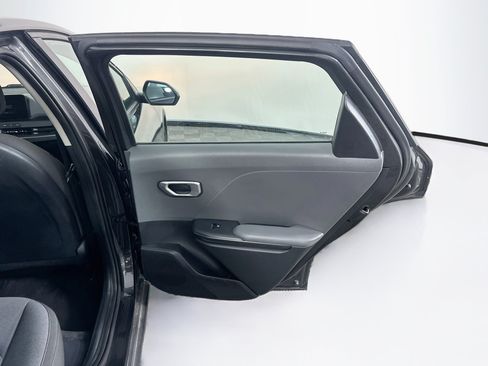 Used 2025 Kia K4 FWD image 31