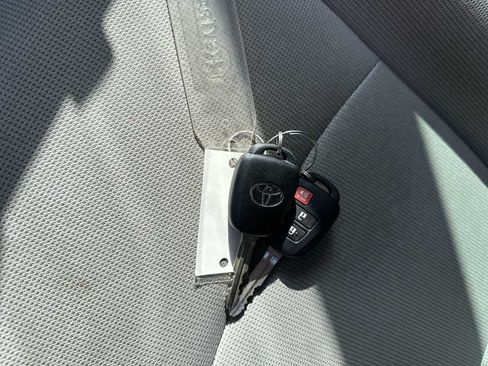 Used 2022 Toyota Corolla Cross L FWD image 26