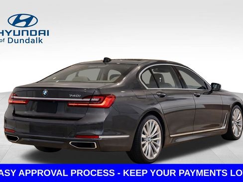 Used 2022 BMW 740i RWD image 2