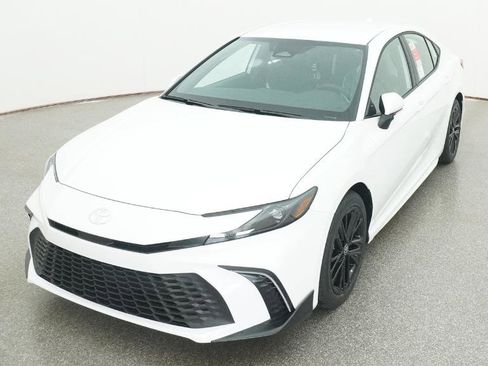 New 2026 Toyota Camry SE FWD image 3