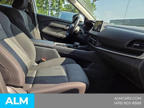 Used 2025 Nissan Rogue SV FWD image 15