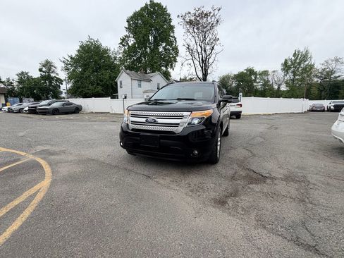 Used 2012 Ford Explorer XLT w/ Class III Trailer Tow Pkg FWD image 2