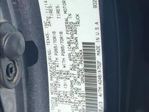 Used 2015 Toyota Tacoma 4x4 Double Cab w/ TRD Off-Road Package image 26