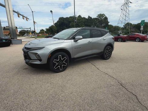 Used 2023 Chevrolet Blazer RS w/ Driver Confidence II Package AWD/4WD image 4