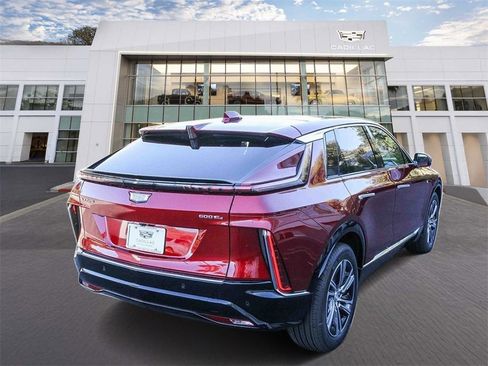 New 2025 Cadillac Lyriq Luxury image 6