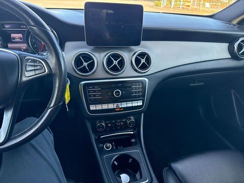 Used 2018 Mercedes-Benz GLA 250 4MATIC image 19