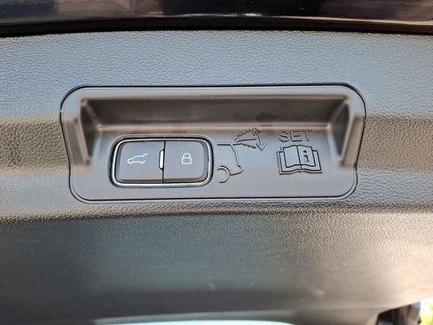Used 2023 Ford Explorer XLT w/ Equipment Group 202A AWD/4WD image 32