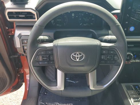 Used 2025 Toyota Tacoma TRD Off-Road w/ TRD Off Road Premium Package AWD/4WD image 13