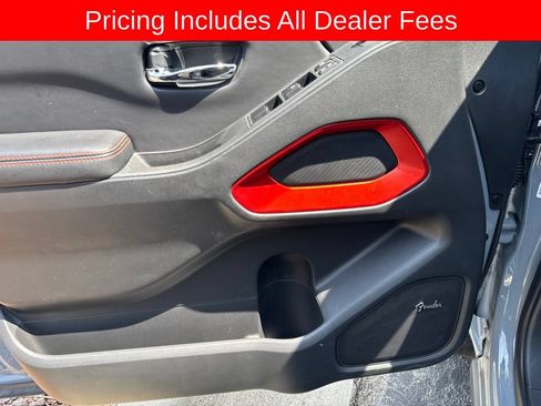 Certified 2025 Nissan Frontier PRO-4X w/ Pro Premium Package AWD/4WD image 11