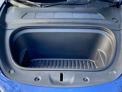 Used 2023 Tesla Model Y Long Range image 12