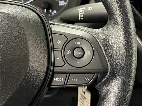 Used 2025 Toyota Corolla LE FWD image 17