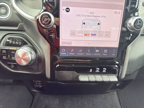 Used 2025 RAM 1500 Laramie image 22