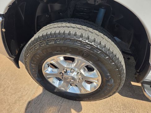 Used 2024 RAM 2500 Big Horn w/ Off Road Package AWD/4WD image 18