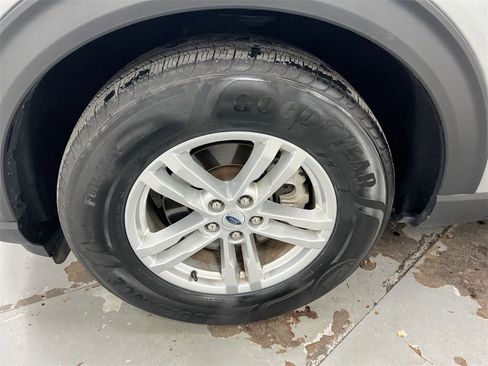 Used 2023 Ford Explorer XLT w/ Equipment Group 202A image 25