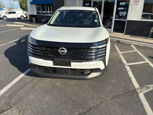 Used 2026 Nissan Kicks SV FWD image 2