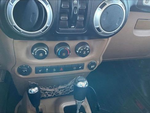 Used 2012 Jeep Wrangler Unlimited Sahara w/ Connectivity Group image 33