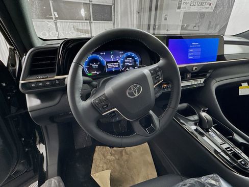 New 2026 Toyota Crown Signia image 6