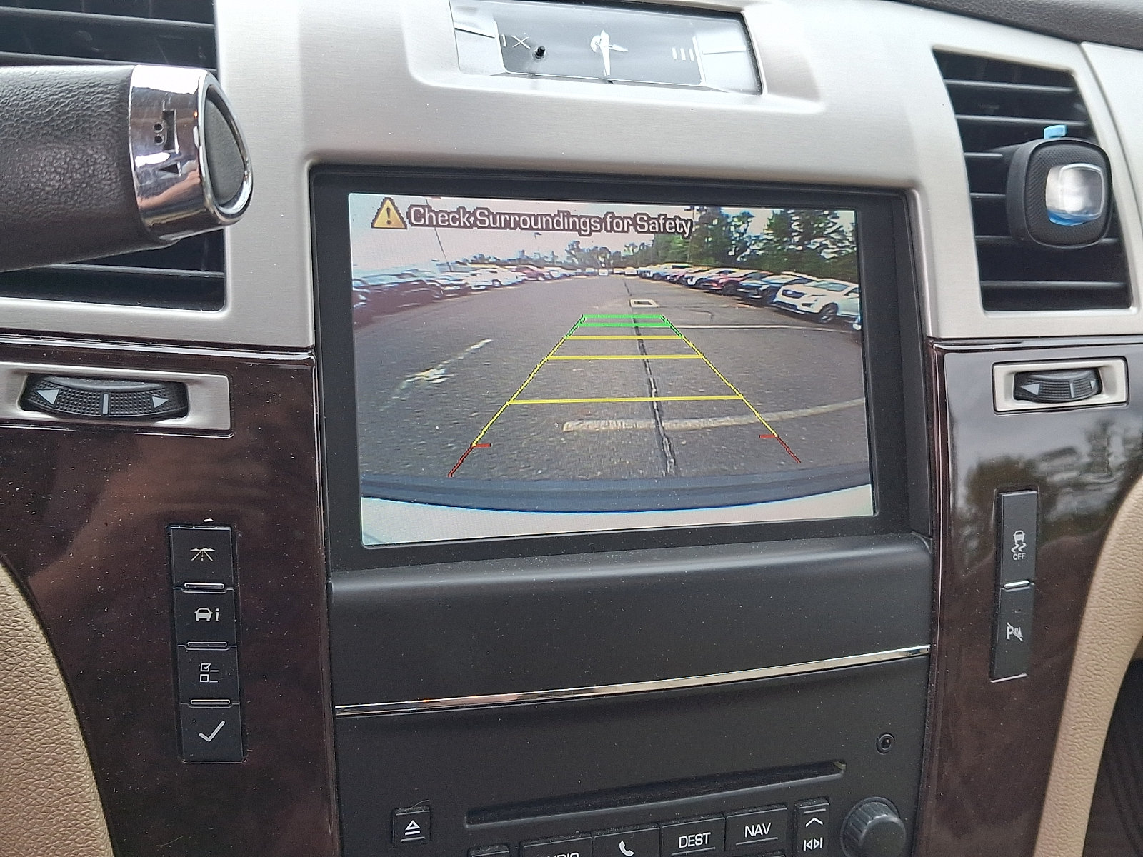 Used 2014 Cadillac Escalade Luxury AWD/4WD image 18