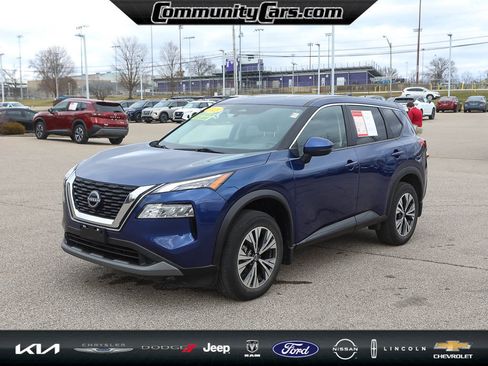Used 2023 Nissan Rogue SV image 1