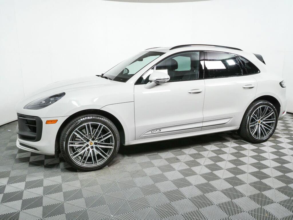 Certified 2026 Porsche Macan GTS AWD/4WD image 2
