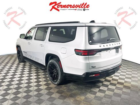 New 2025 Jeep Wagoneer L Series II w/ Premium Group I image 5