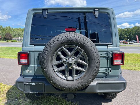 Used 2018 Jeep Wrangler Unlimited Sport S AWD/4WD image 5