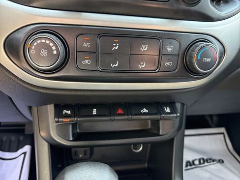 Used 2022 Chevrolet Colorado LT w/ Fleet Safety Package image 15