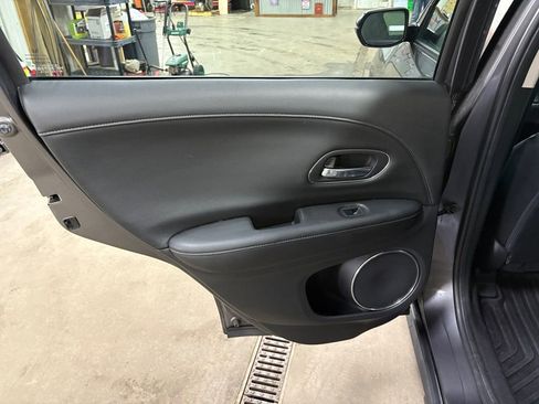 Used 2016 Honda HR-V EX-L image 11