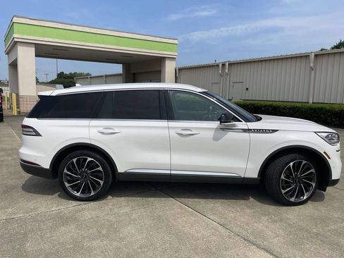 Used 2022 Lincoln Aviator Reserve w/ Equipment Group 201A AWD/4WD image 2