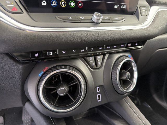 Certified 2025 Chevrolet Blazer LT w/ Convenience Package FWD image 29