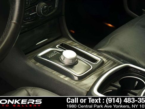 Used 2021 Chrysler 300 Touring L image 34