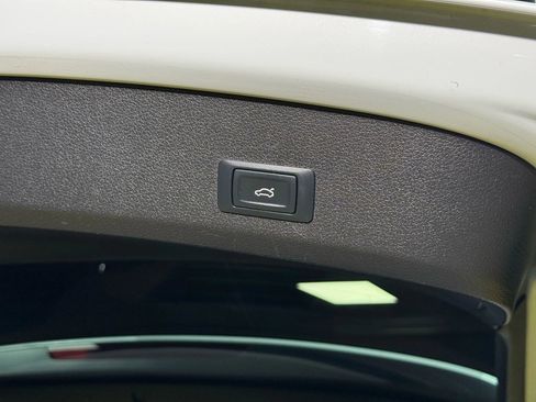 Used 2013 Audi Q7 3.0T S line Prestige w/ S Line Pkg image 15