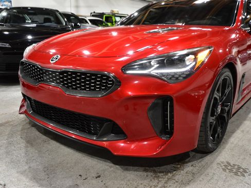 Used 2018 Kia Stinger GT2 image 5