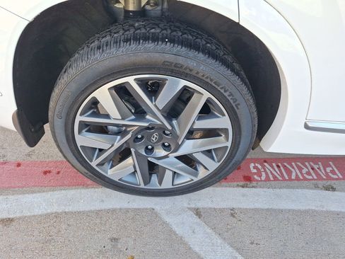 Used 2023 Hyundai Santa Fe Calligraphy image 11