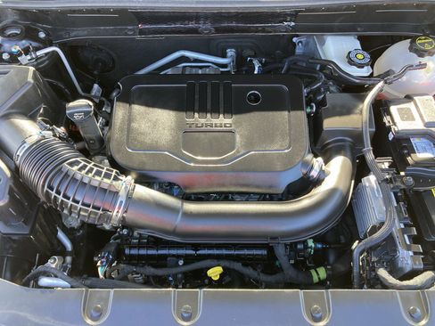 Used 2025 Chevrolet Blazer LT image 18