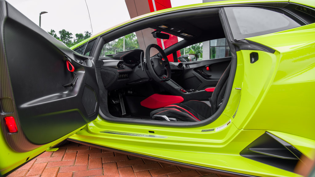 Used 2022 Lamborghini Huracan STO RWD image 13