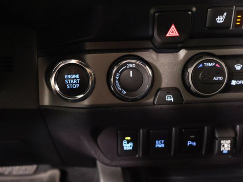 Used 2022 Toyota Tacoma TRD Pro AWD/4WD image 8
