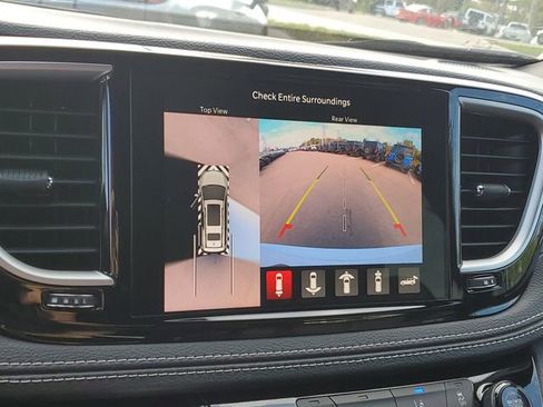 New 2026 Chrysler Pacifica Select image 10