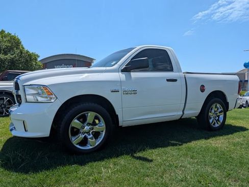 Used 2019 RAM 1500 Express RWD image 41